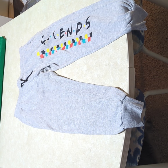 Friends gray drawstring sweatpants with pockets - Picture 5 of 8
